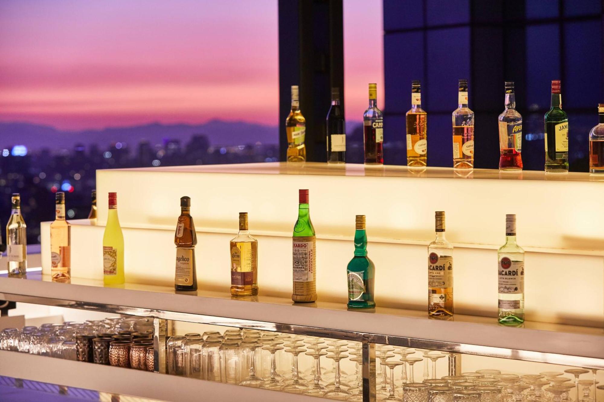 Ac Hotel By Marriott Santiago Cenco Costanera Exteriör bild