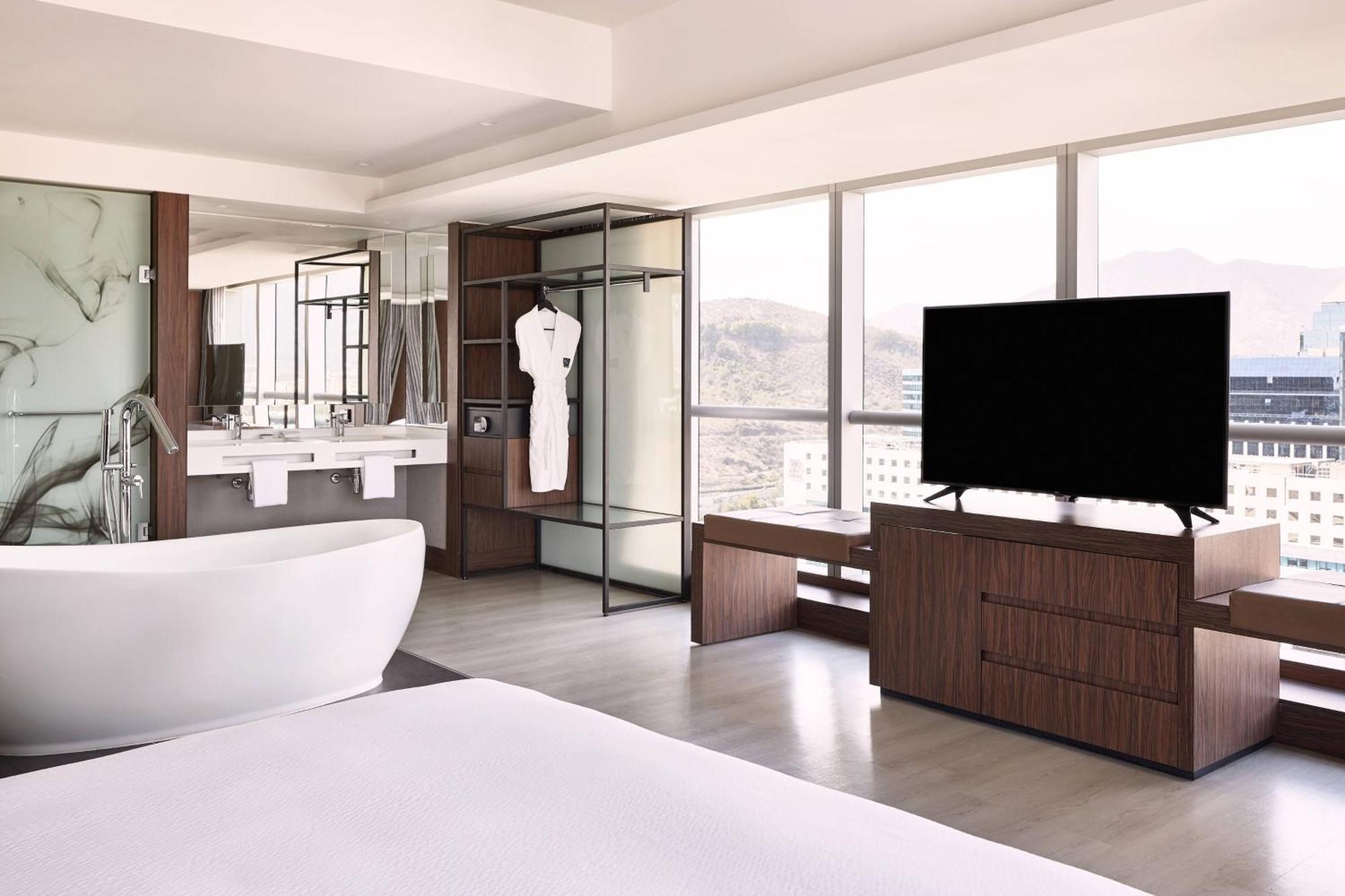 Ac Hotel By Marriott Santiago Cenco Costanera Exteriör bild